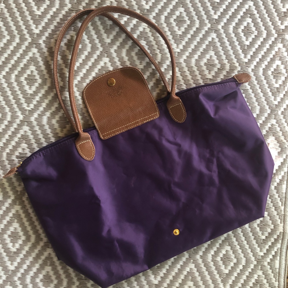 • LONGCHAMP •